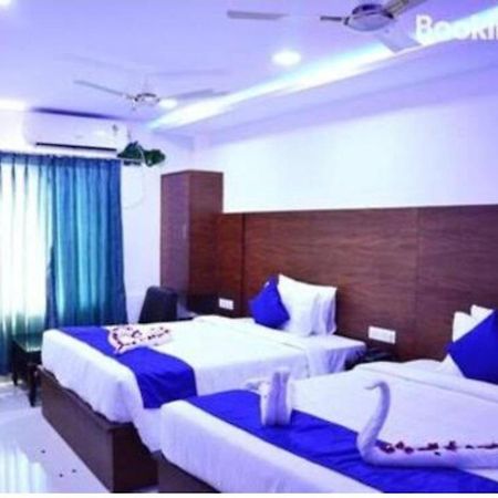 Hotel Sarkar Grand Vijayawāda Exterior foto