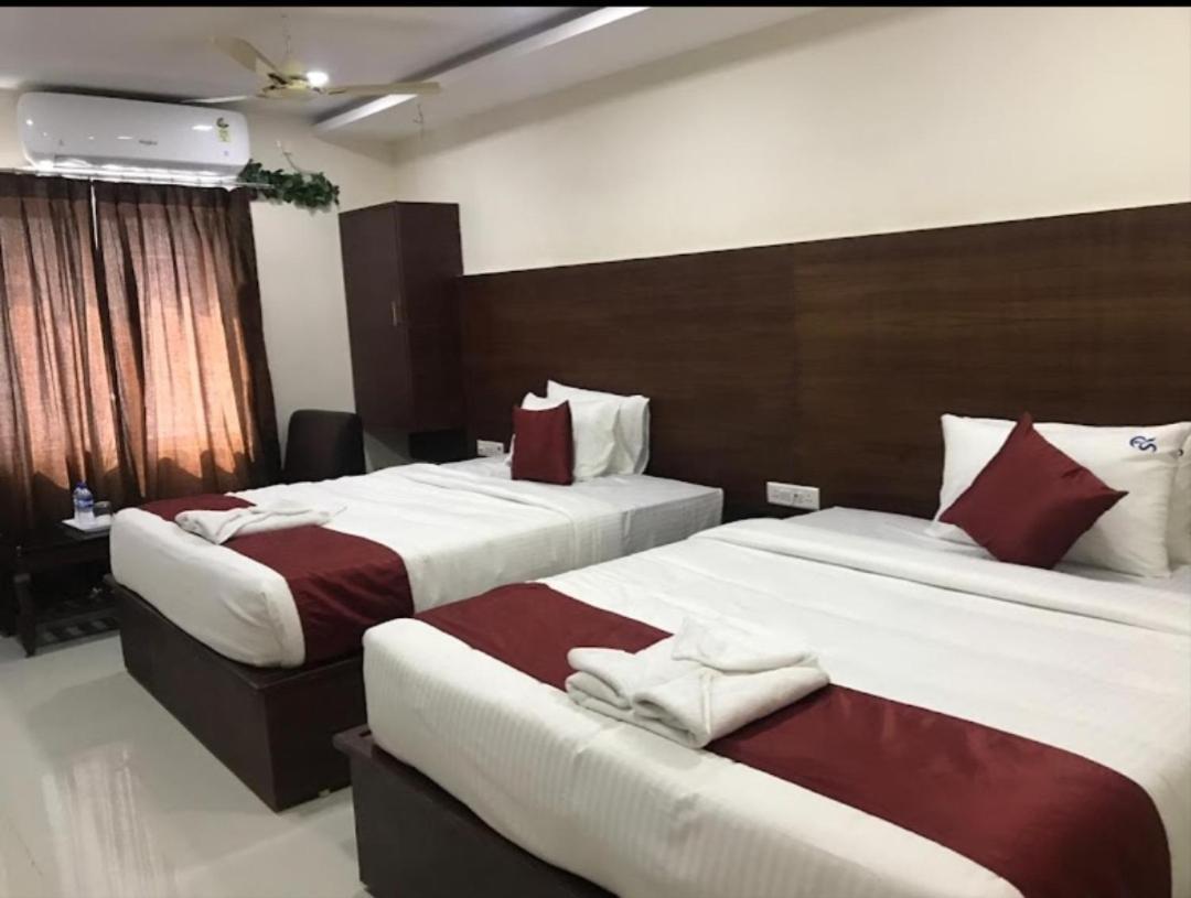 Hotel Sarkar Grand Vijayawāda Exterior foto